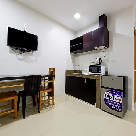 Oyo 848 Dona Aurora Condotel Quezon City Bagian luar foto