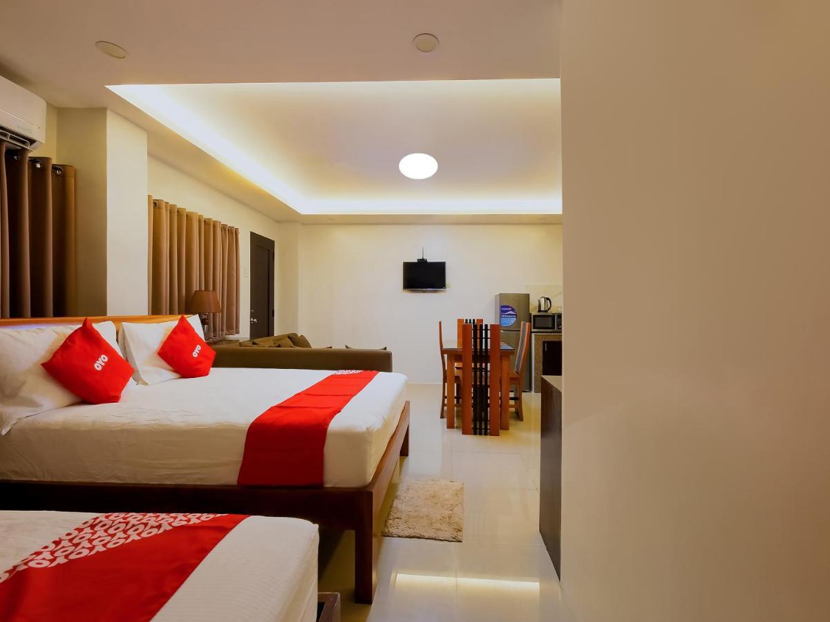 Oyo 848 Dona Aurora Condotel Quezon City Bagian luar foto