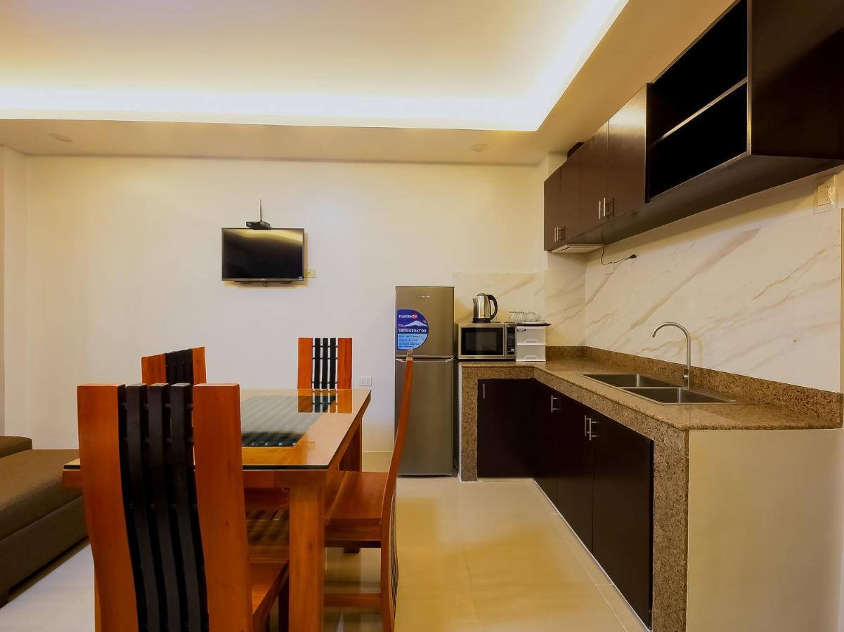 Oyo 848 Dona Aurora Condotel Quezon City Bagian luar foto