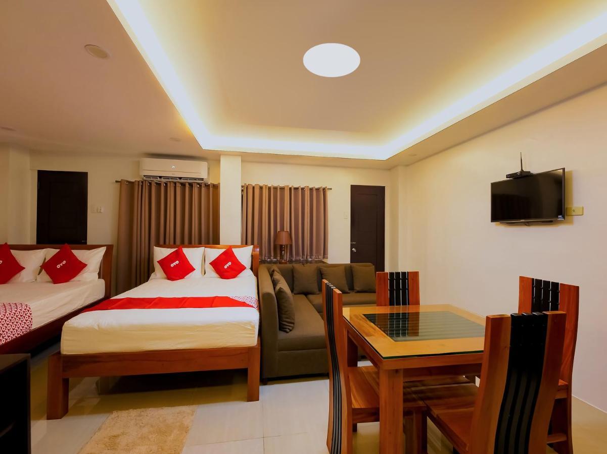 Oyo 848 Dona Aurora Condotel Quezon City Bagian luar foto