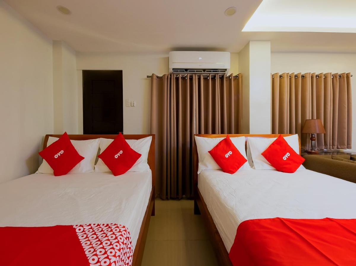 Oyo 848 Dona Aurora Condotel Quezon City Bagian luar foto
