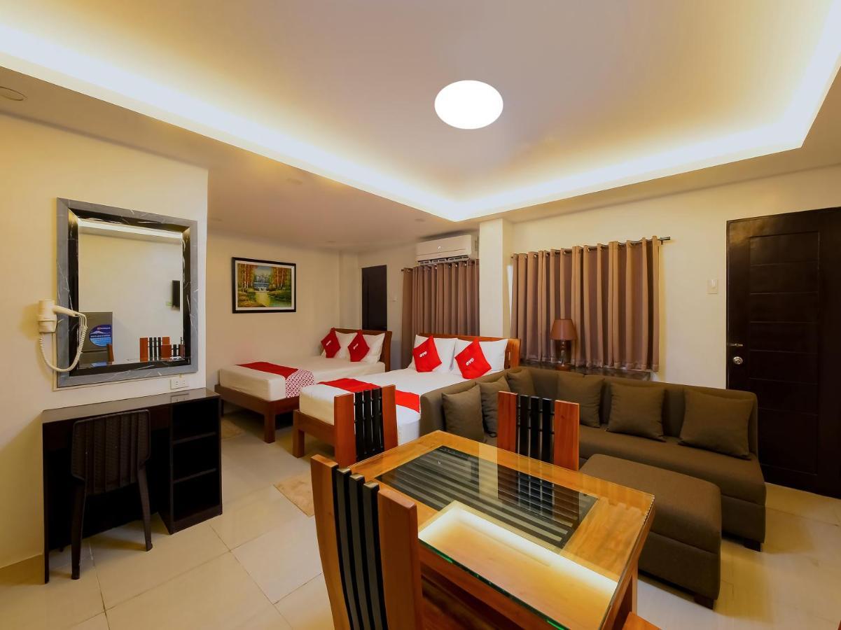 Oyo 848 Dona Aurora Condotel Quezon City Bagian luar foto