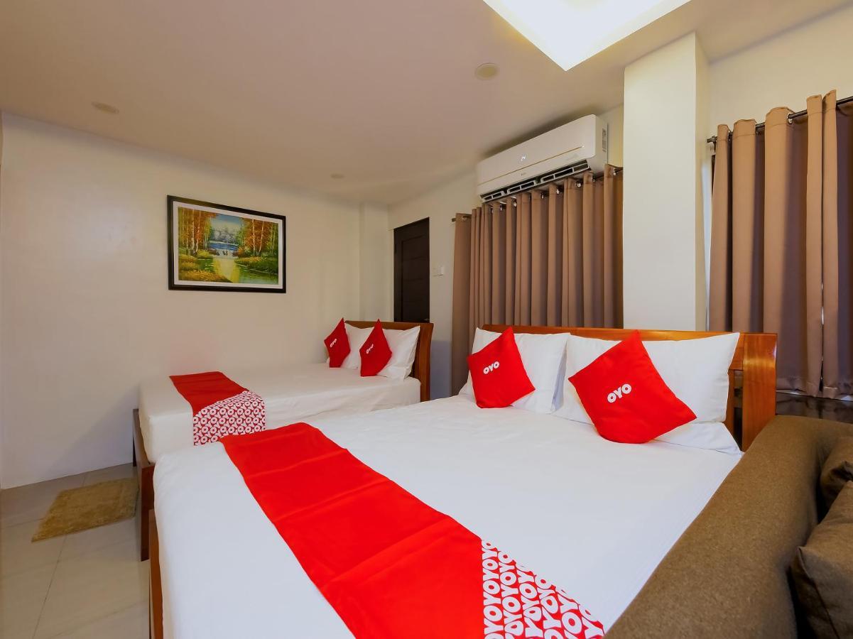 Oyo 848 Dona Aurora Condotel Quezon City Bagian luar foto
