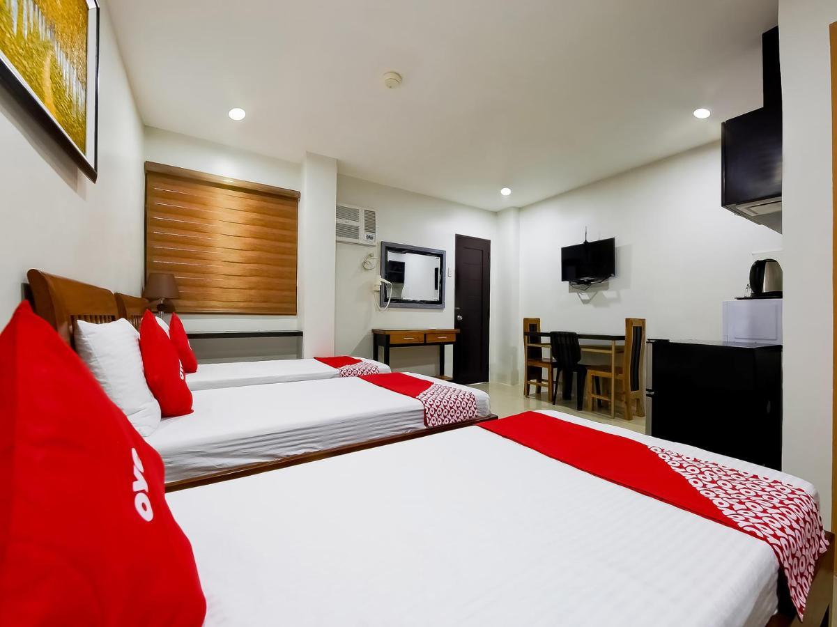Oyo 848 Dona Aurora Condotel Quezon City Bagian luar foto