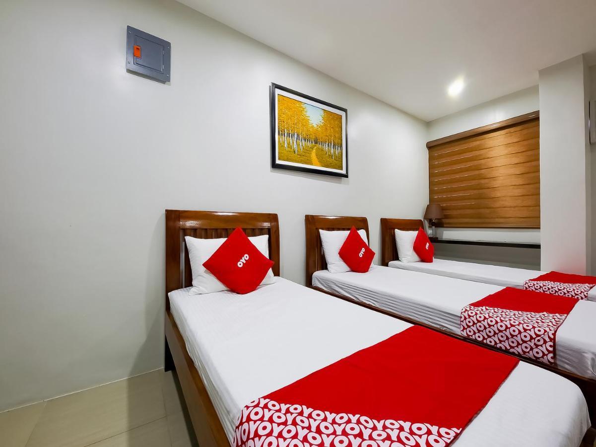 Oyo 848 Dona Aurora Condotel Quezon City Bagian luar foto